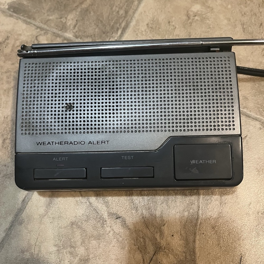 Vintage Realistic Weatheradio Alert Model 12-140 Works Radio Shack Weather Radio